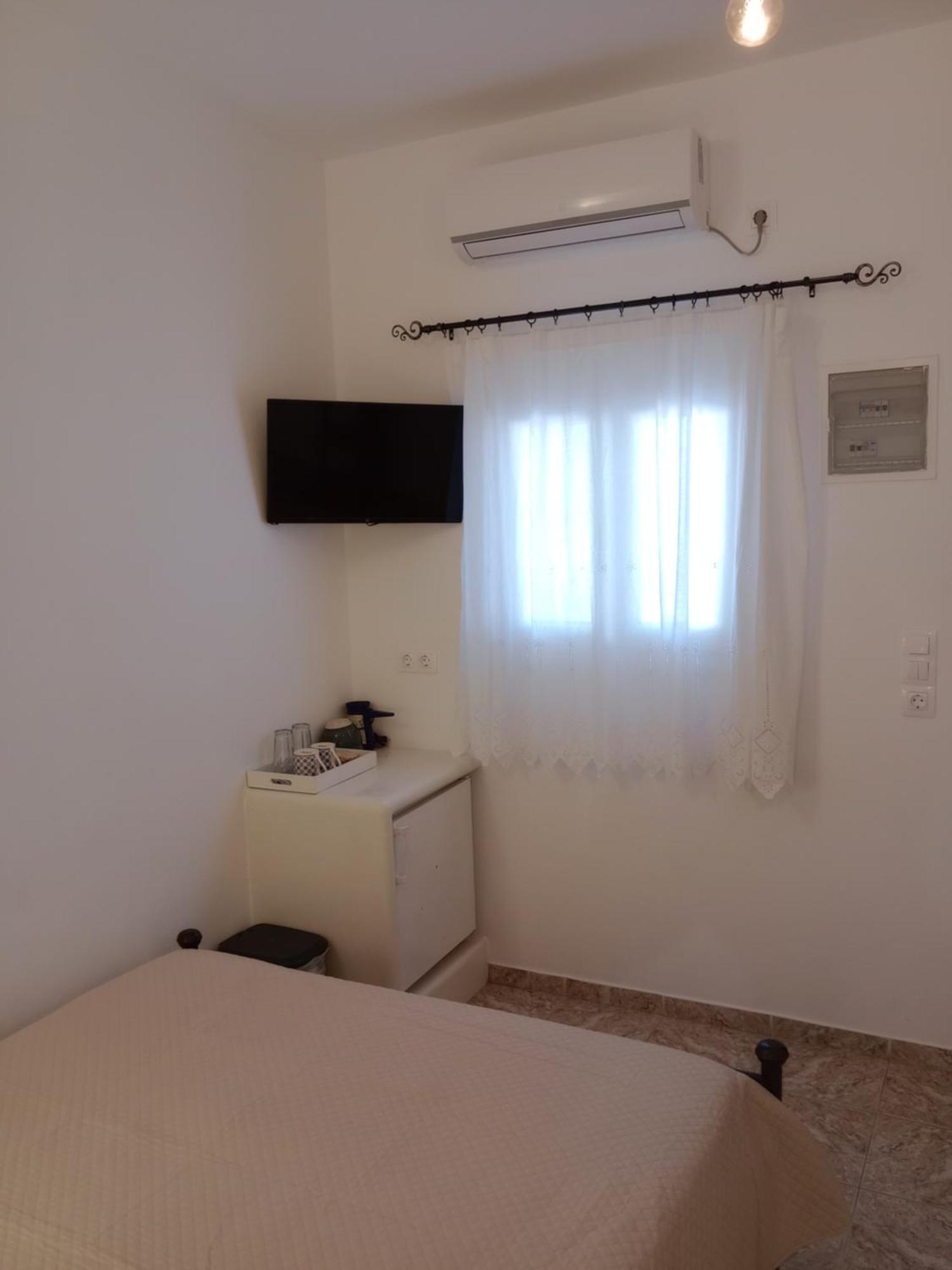 Meltemi Rooms And Studios Anafi Exterior photo